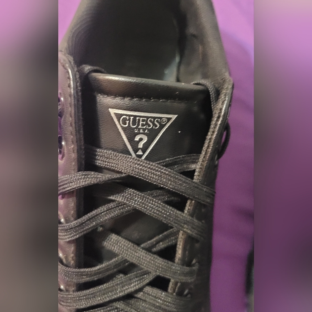Guess Men's Black "Mumbai" Sneakers Size 10. Gently Used. In Excellent Condition - Picture 9 of 10